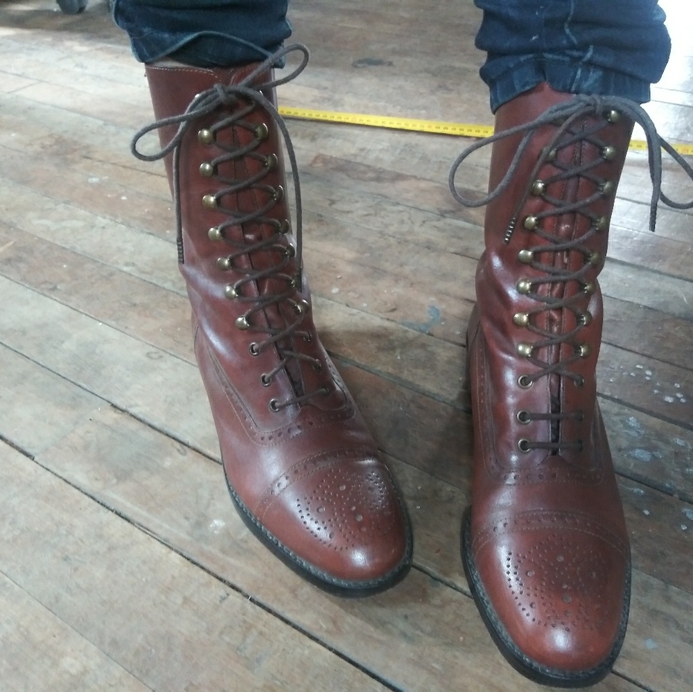 Vero Cuoio : Vintage lace up boots